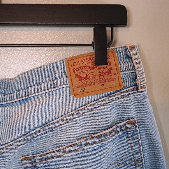 Levi’s Cutoffs - Picture 2 of 4